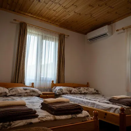 никол Case de vacanță Kashina